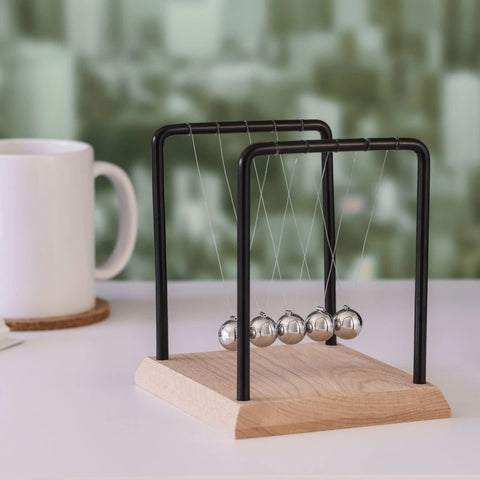 Newton Cradle 14cm beach timbe